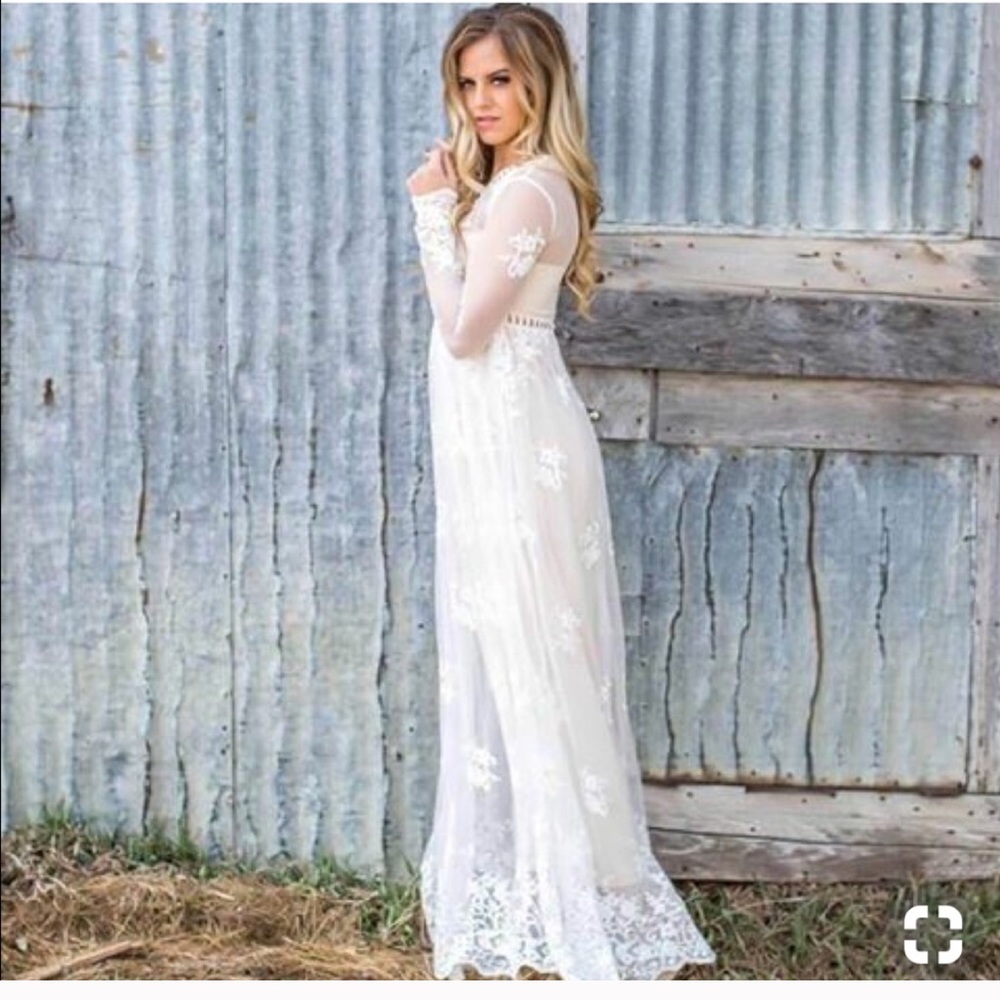 White Lace long dress/Long sleeve